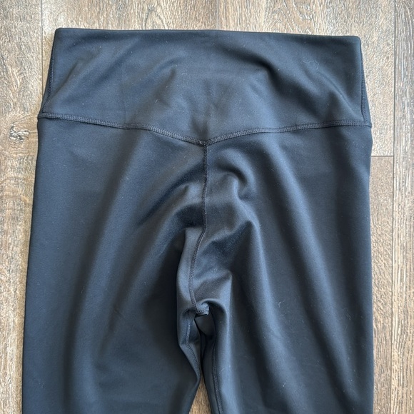 Nike Dri Fit athletic leggings. Women’s size medium. Black. Great condition! - Picture 7 of 9